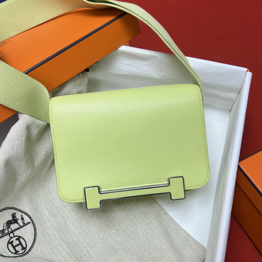 Hermes Geta Shoulder Bag In Green Kiwi Mysore Goatskin Leather